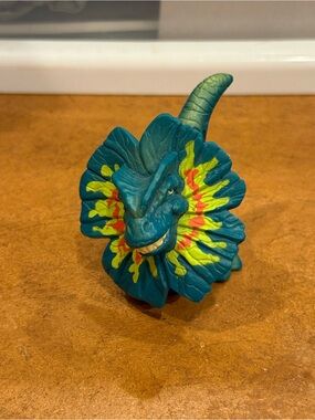 UNIVERSAL STUDIOS Jurassic Park Junior Dinosaur 2.5” PVC Figure Hasbro